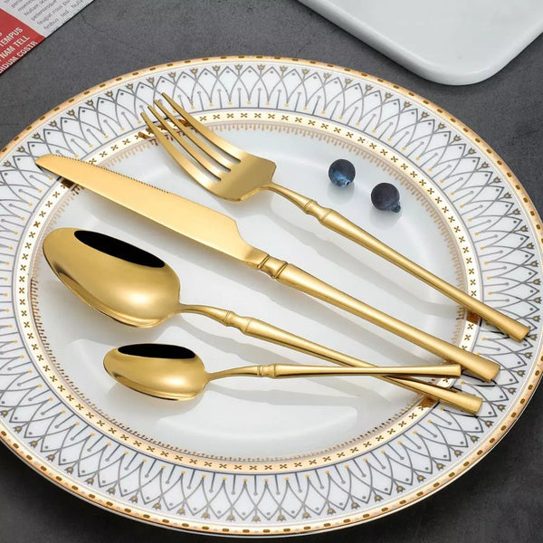 Conjunto de Talheres Dourados em Aço Inox - 24 Peças